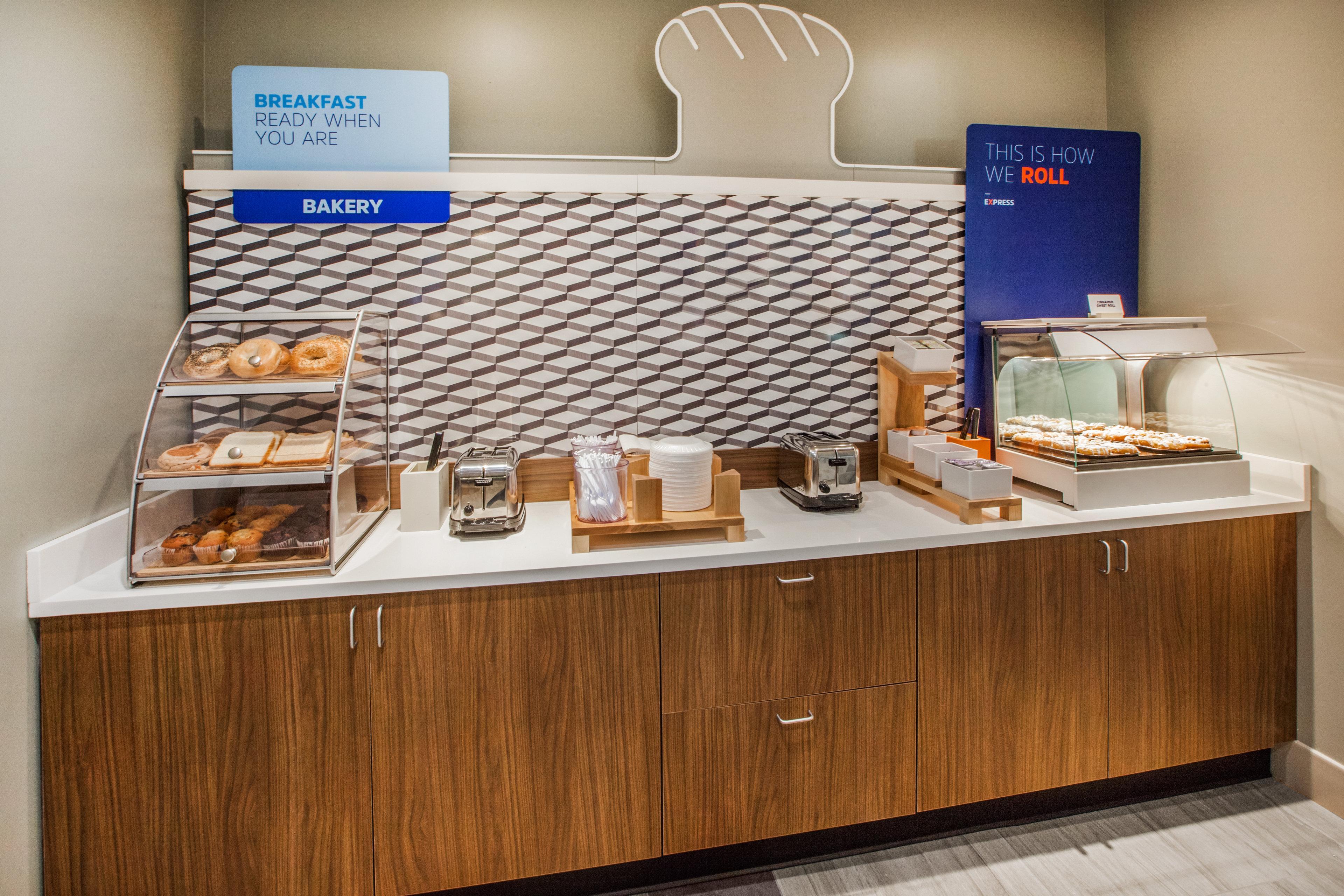 Holiday Inn Express & Suites Detroit - Farmington Hills By Ihg Northville Экстерьер фото