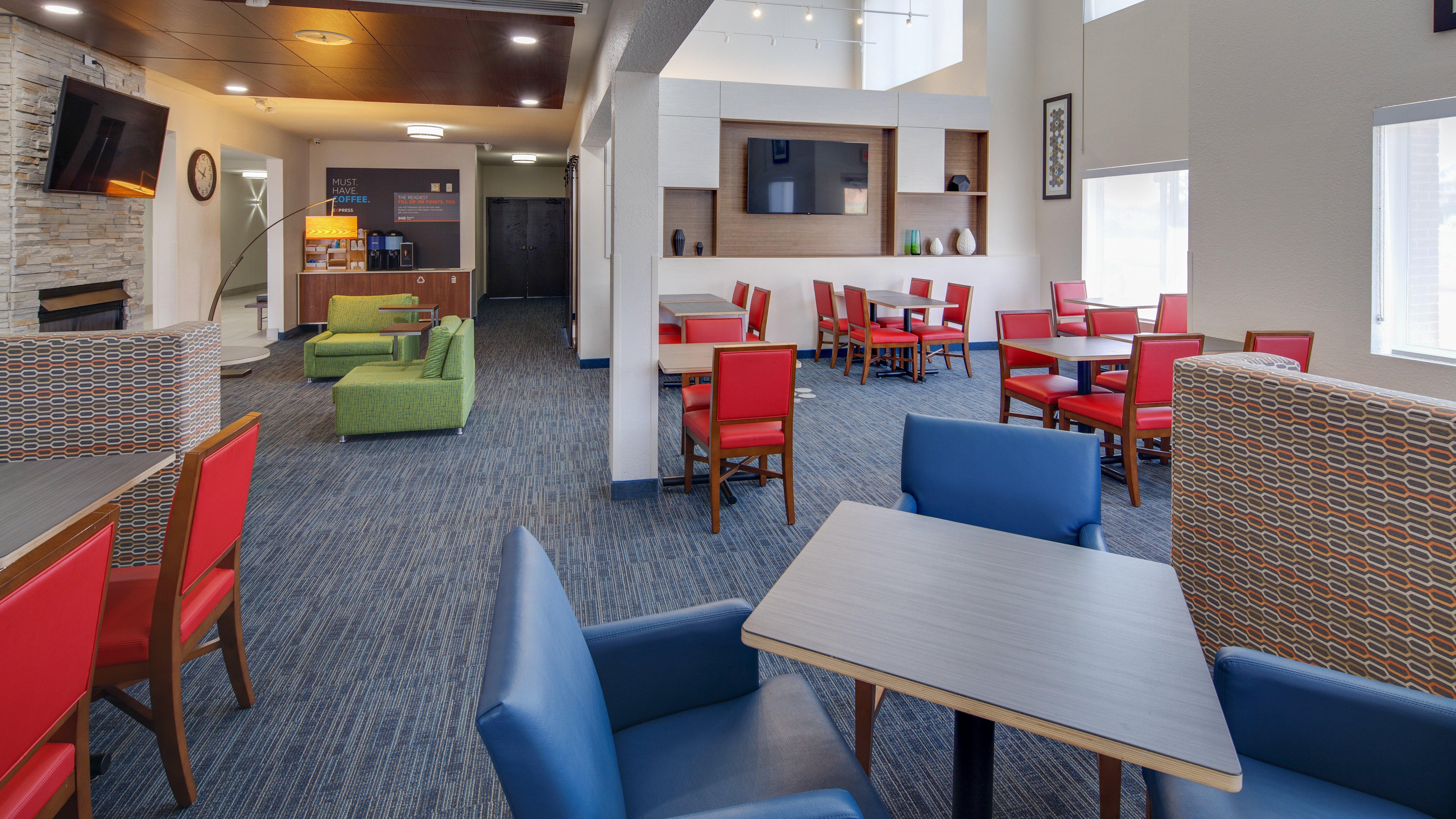 Holiday Inn Express & Suites Detroit - Farmington Hills By Ihg Northville Экстерьер фото