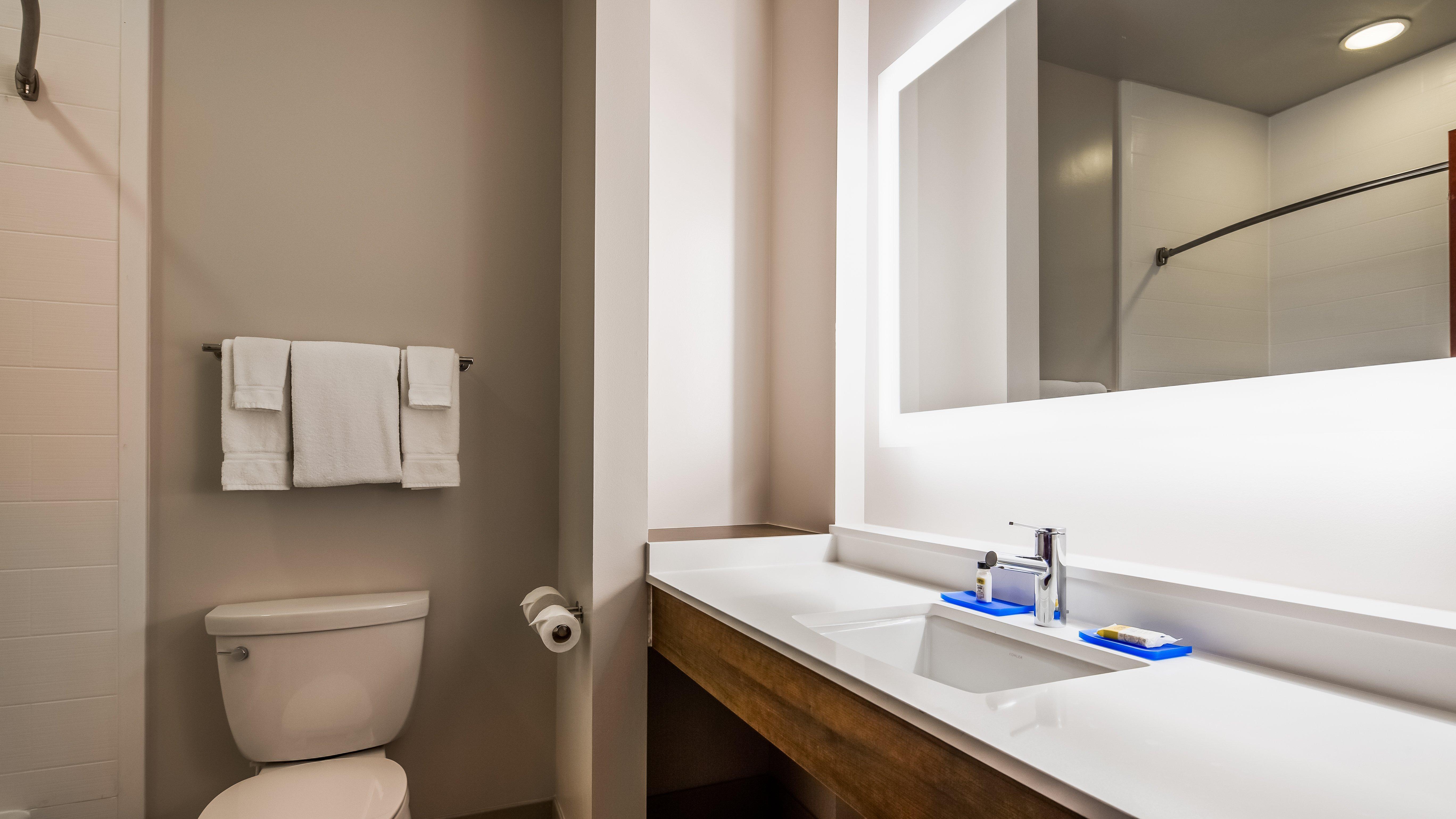 Holiday Inn Express & Suites Detroit - Farmington Hills By Ihg Northville Экстерьер фото