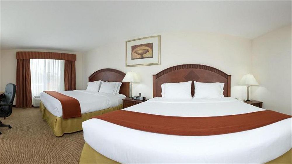 Holiday Inn Express & Suites Detroit - Farmington Hills By Ihg Northville Экстерьер фото